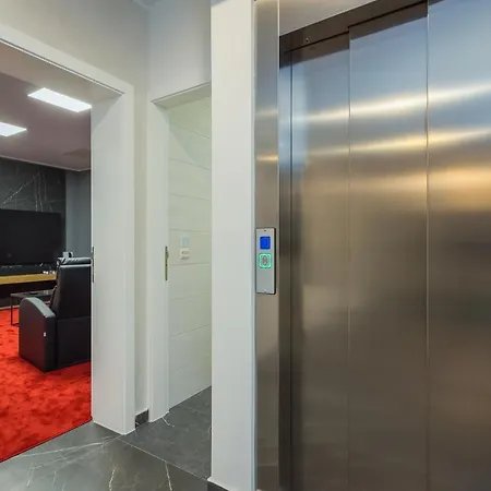 Villa Titanium