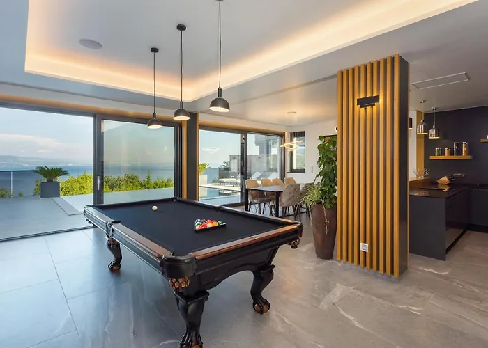 Titanium וילה אופטיה