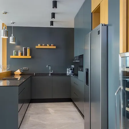 Villa Titanium